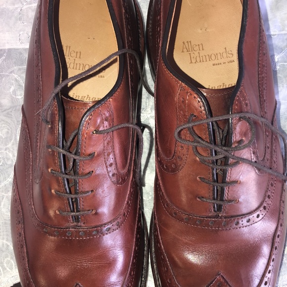 Allen Edmonds - size 10 brown Oxford dress shoes